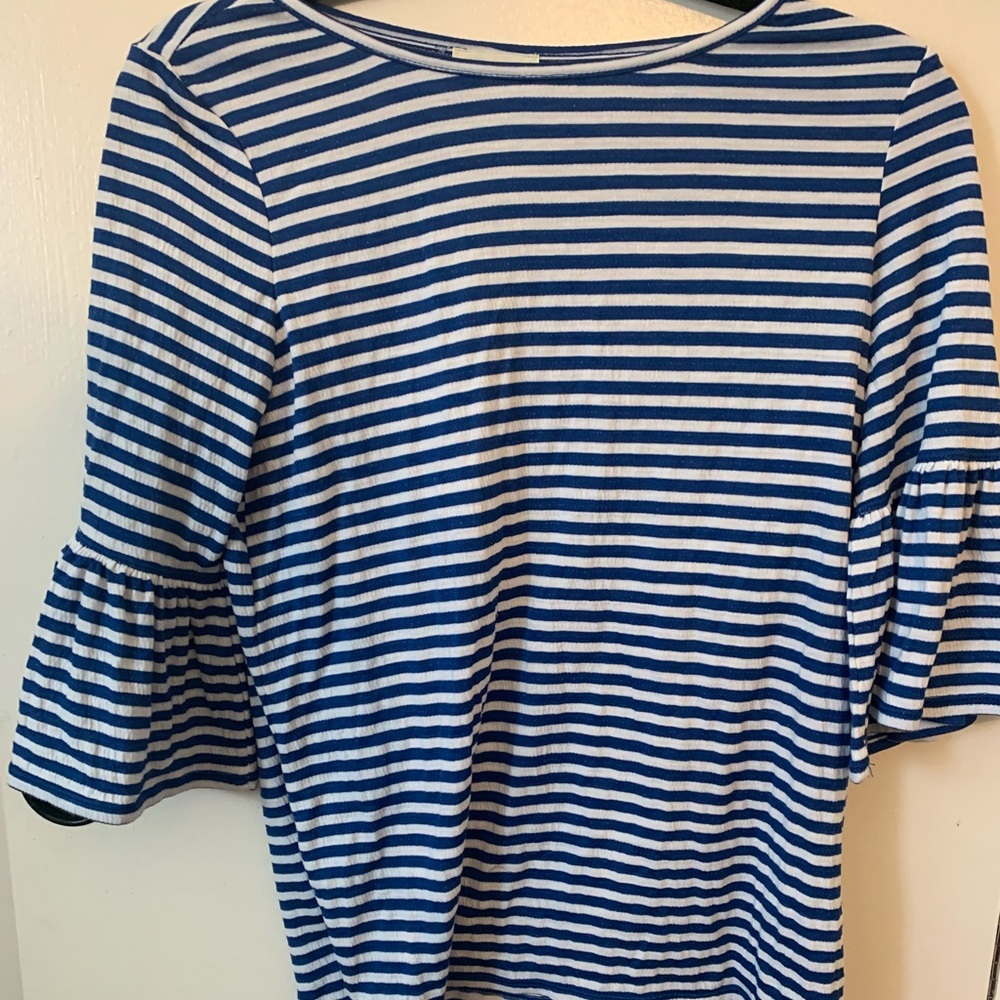 women’s max studio short sleeve top WITH TAGS